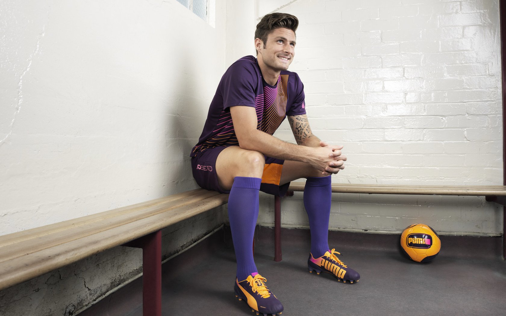 高校足球赛规模扩大,培养专业足球人才路线逐步明确,高校足球比赛